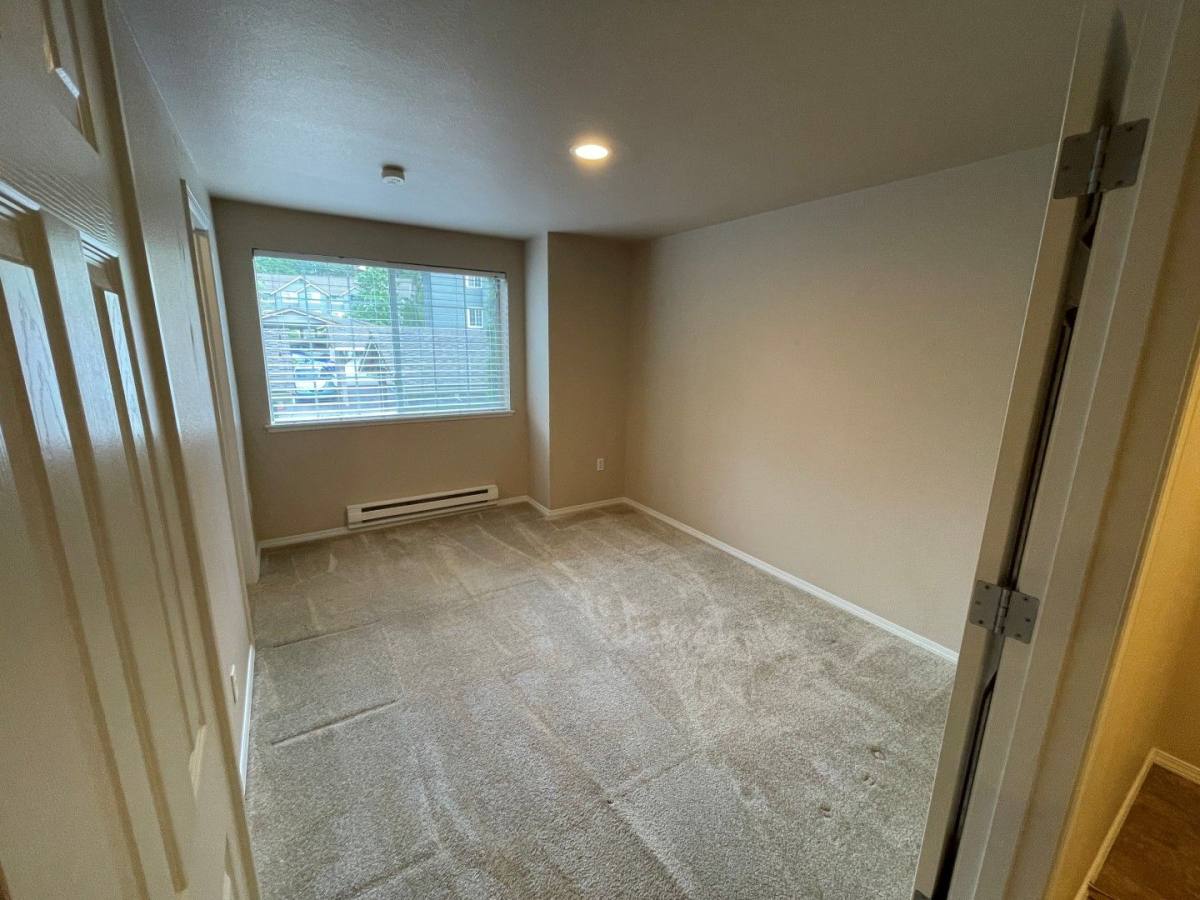 Condo for rent at 15433 Country Club Dr, Bothell, WA 98012