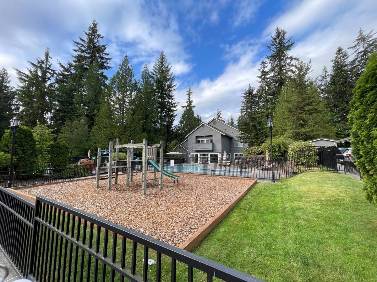 Condo for rent at 15433 Country Club Dr, Bothell, WA 98012