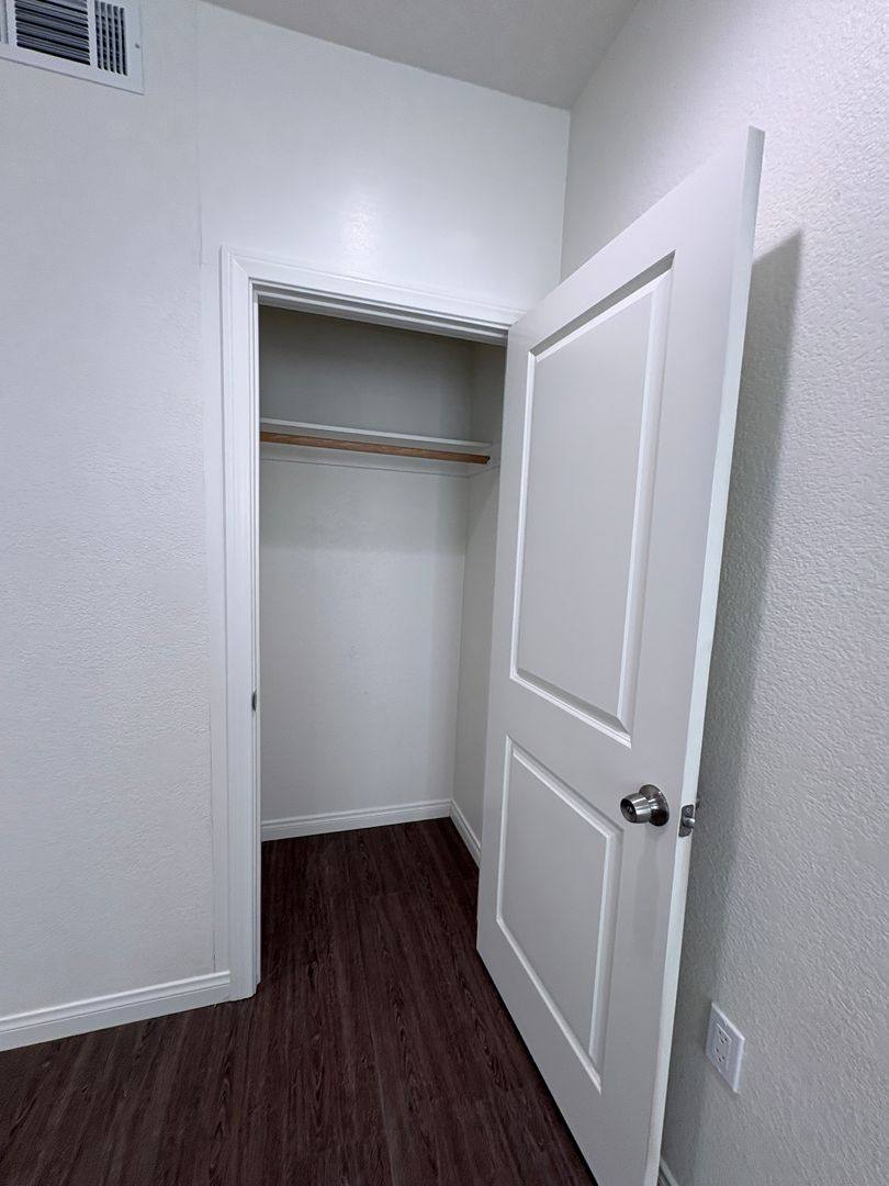 Apartment for rent at 162 E Line St Apts, Bishop, CA 93514