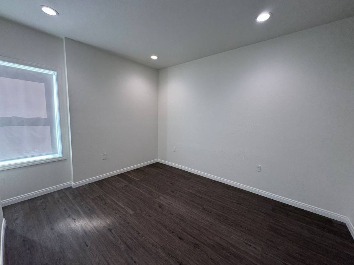 Apartment for rent at 162 E Line St Apts, Bishop, CA 93514