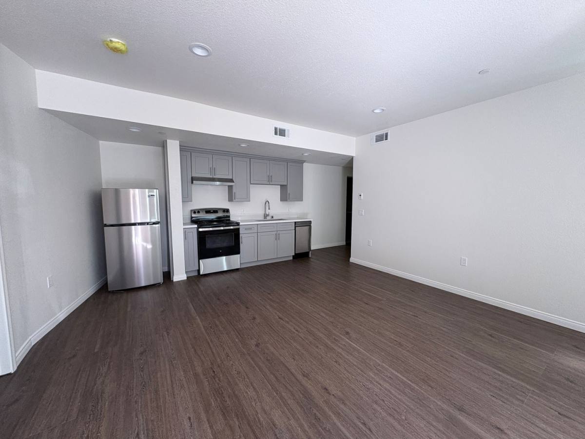 Apartment for rent at 162 E Line St Apts, Bishop, CA 93514