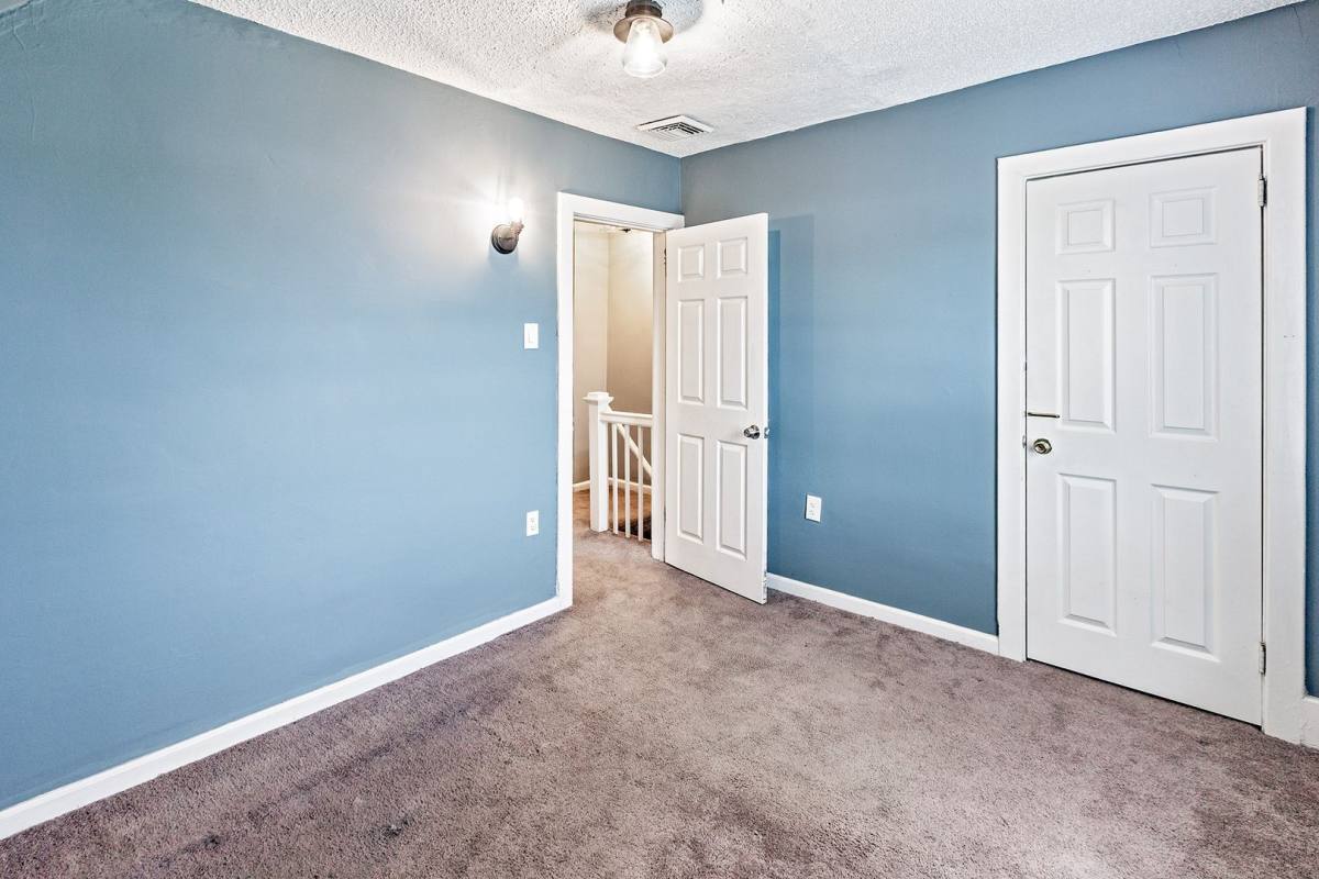 Townhouse for rent at 237 Ridge Rd #ANALINE Village, Claymont, DE 19703
