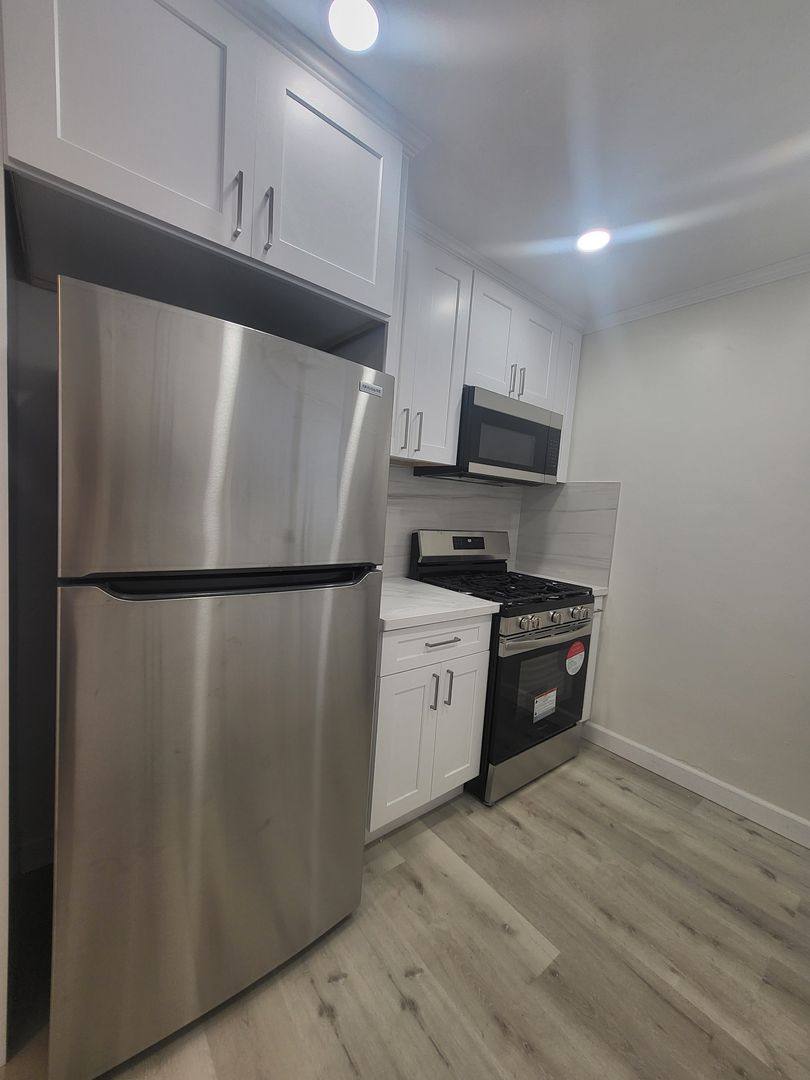 Apartment for rent at 2822 Reynard Way, San Diego, CA 92103
