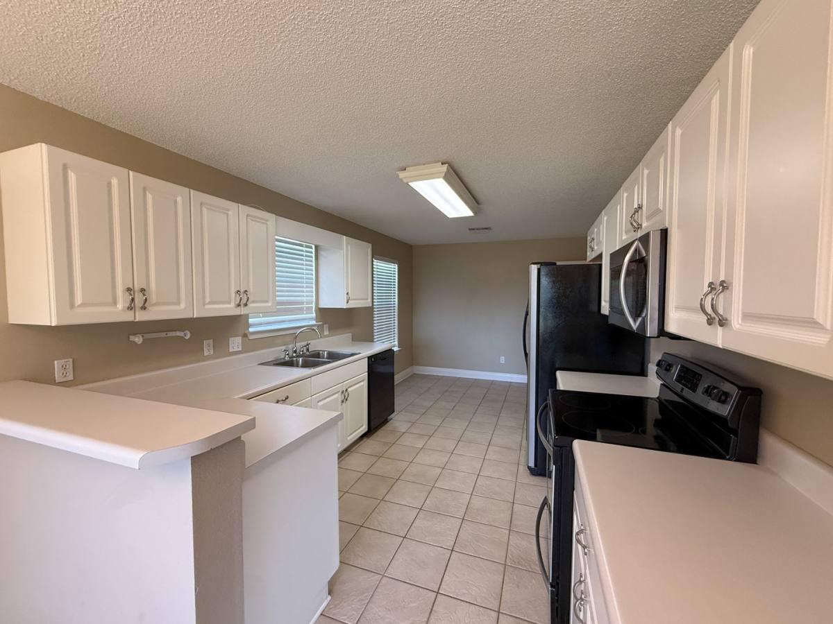 House for rent at 1519 Sandcliff Dr, Pensacola, FL 32507