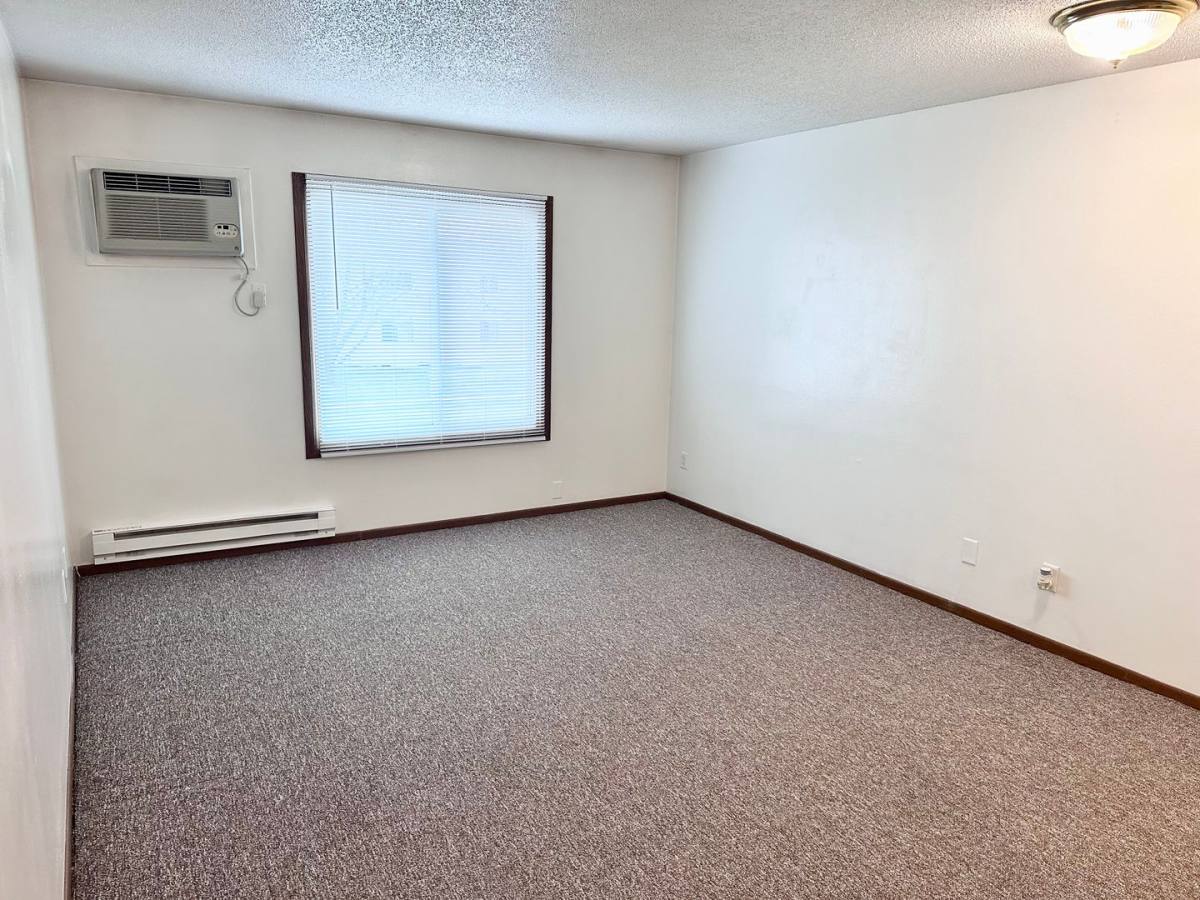 Apartment for rent at 902 N 14th St, Indianola, IA 50125