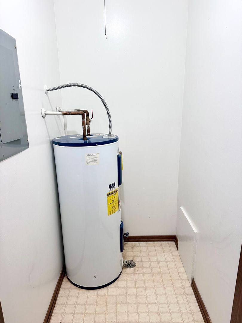 Apartment for rent at 902 N 14th St, Indianola, IA 50125