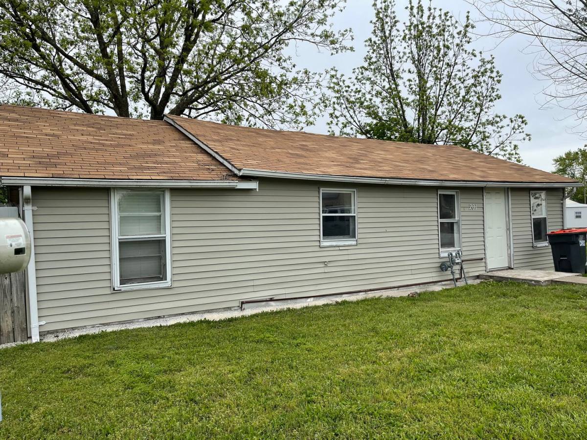 House for rent at 201 Front St, Exeter, MO 65647