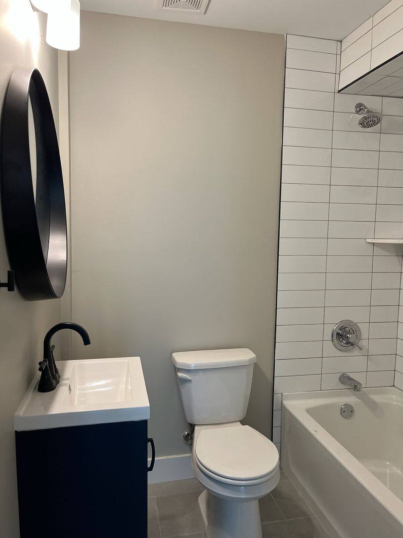 Apartment for rent at 705 Camp St, Louisville, KY 40203