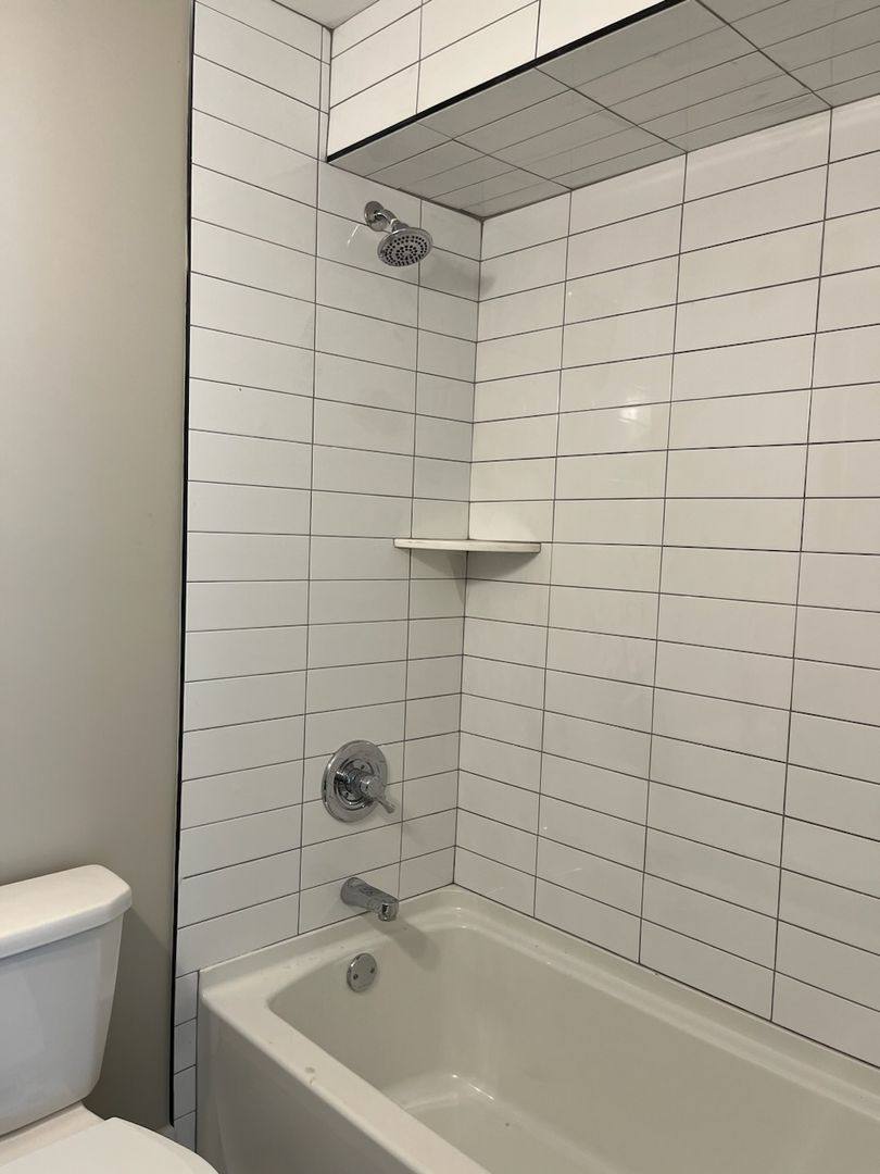 Apartment for rent at 705 Camp St, Louisville, KY 40203