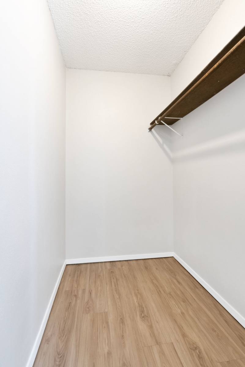 Apartment for rent at 1024 Leavitt St, Waterloo, IA 50702