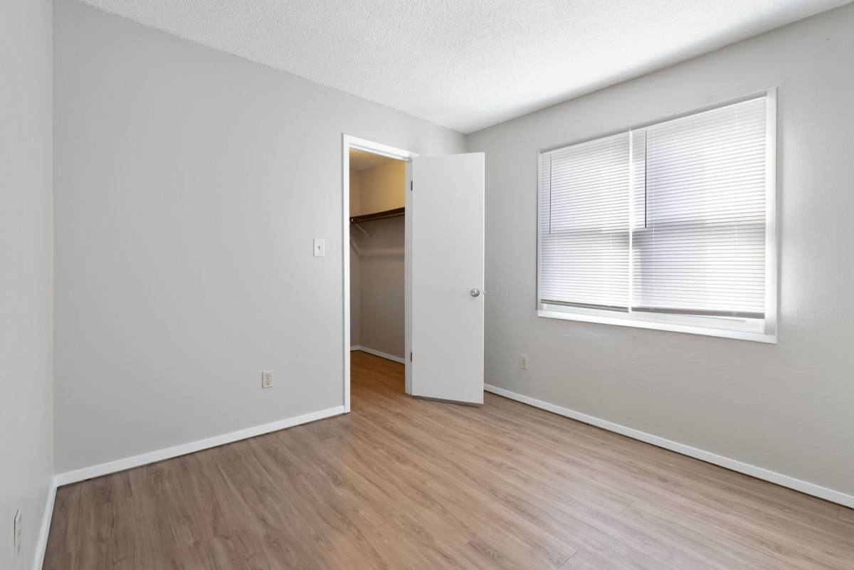 Apartment for rent at 1024 Leavitt St, Waterloo, IA 50702