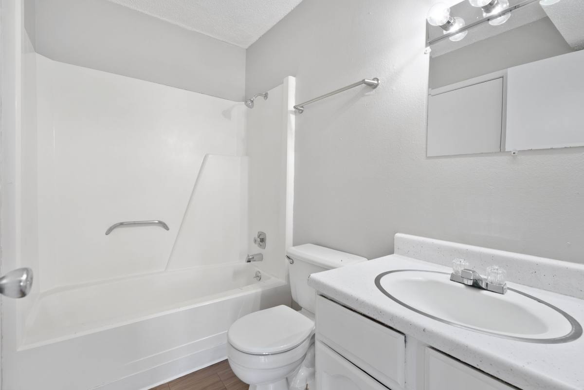 Apartment for rent at 1024 Leavitt St, Waterloo, IA 50702