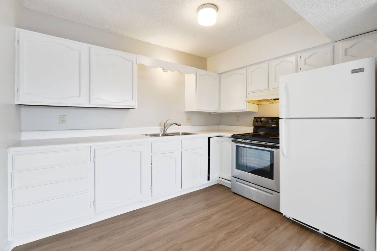 Apartment for rent at 1024 Leavitt St, Waterloo, IA 50702
