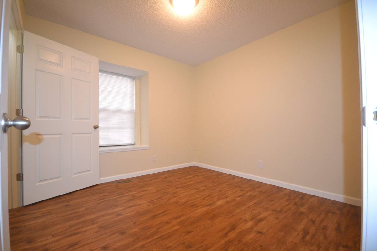 Apartment for rent at 915 W College, Bolivar, MO 65613