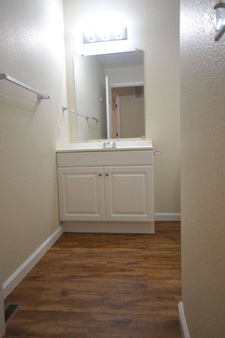 Apartment for rent at 915 W College, Bolivar, MO 65613