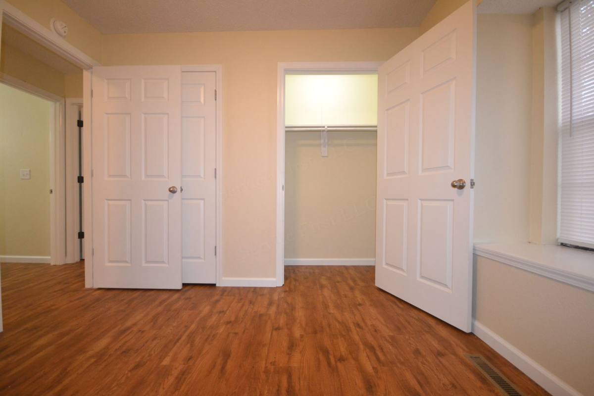 Apartment for rent at 915 W College, Bolivar, MO 65613