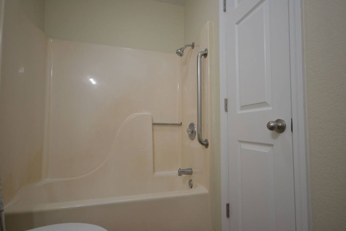 Apartment for rent at 915 W College, Bolivar, MO 65613