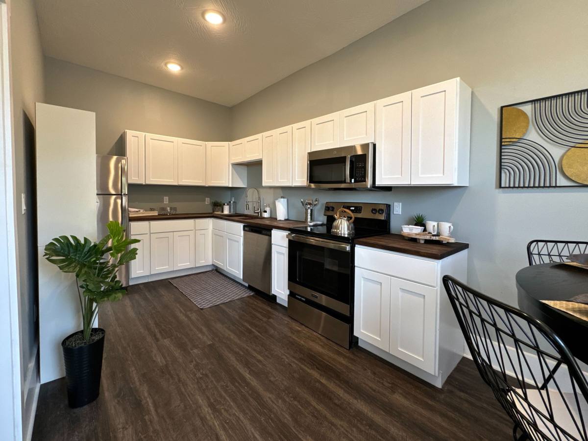 Apartment for rent at 806 S Ave, Springfield, MO 65806