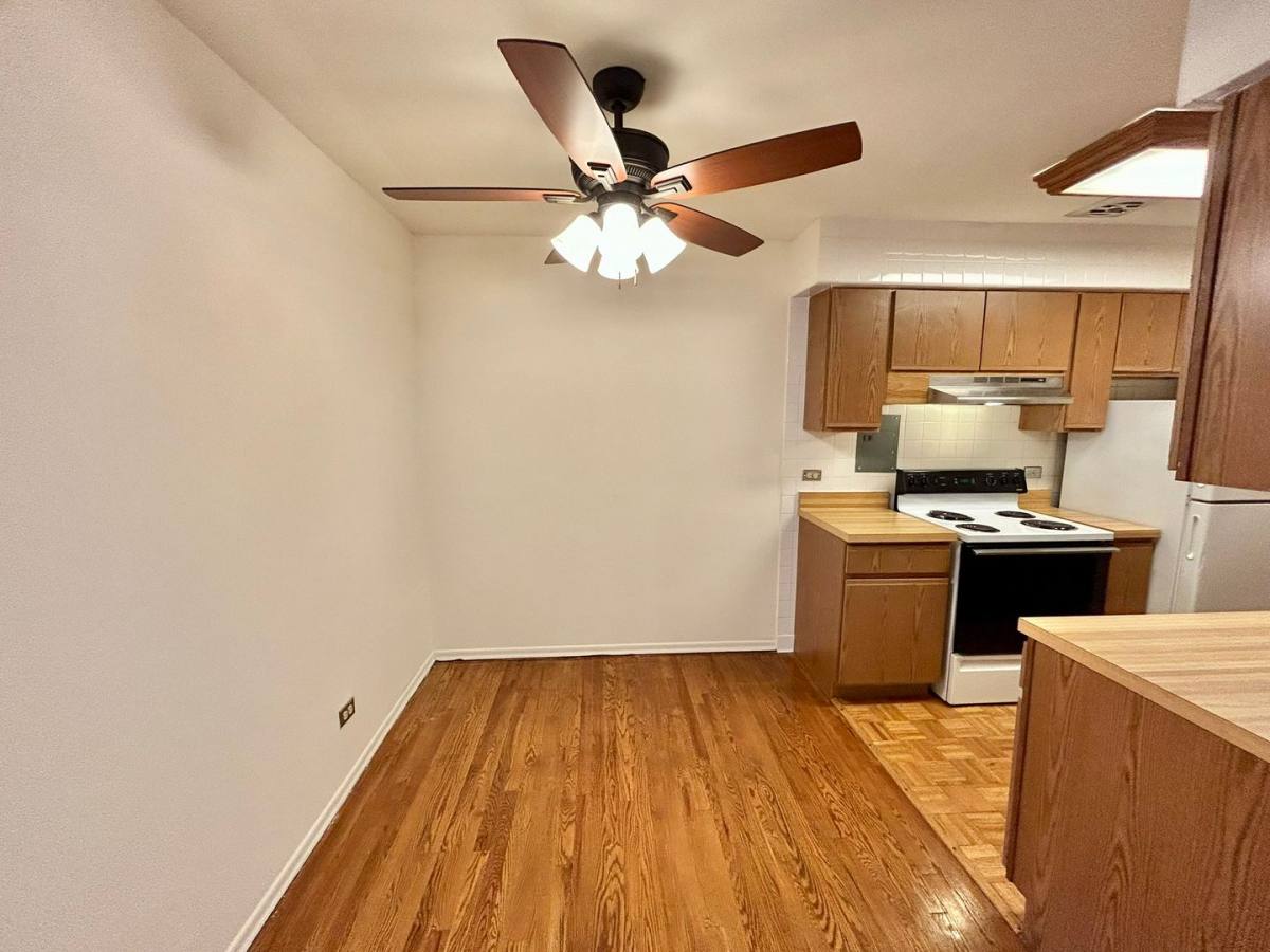 Apartment for rent at 531 W Deming, Chicago, IL 60614