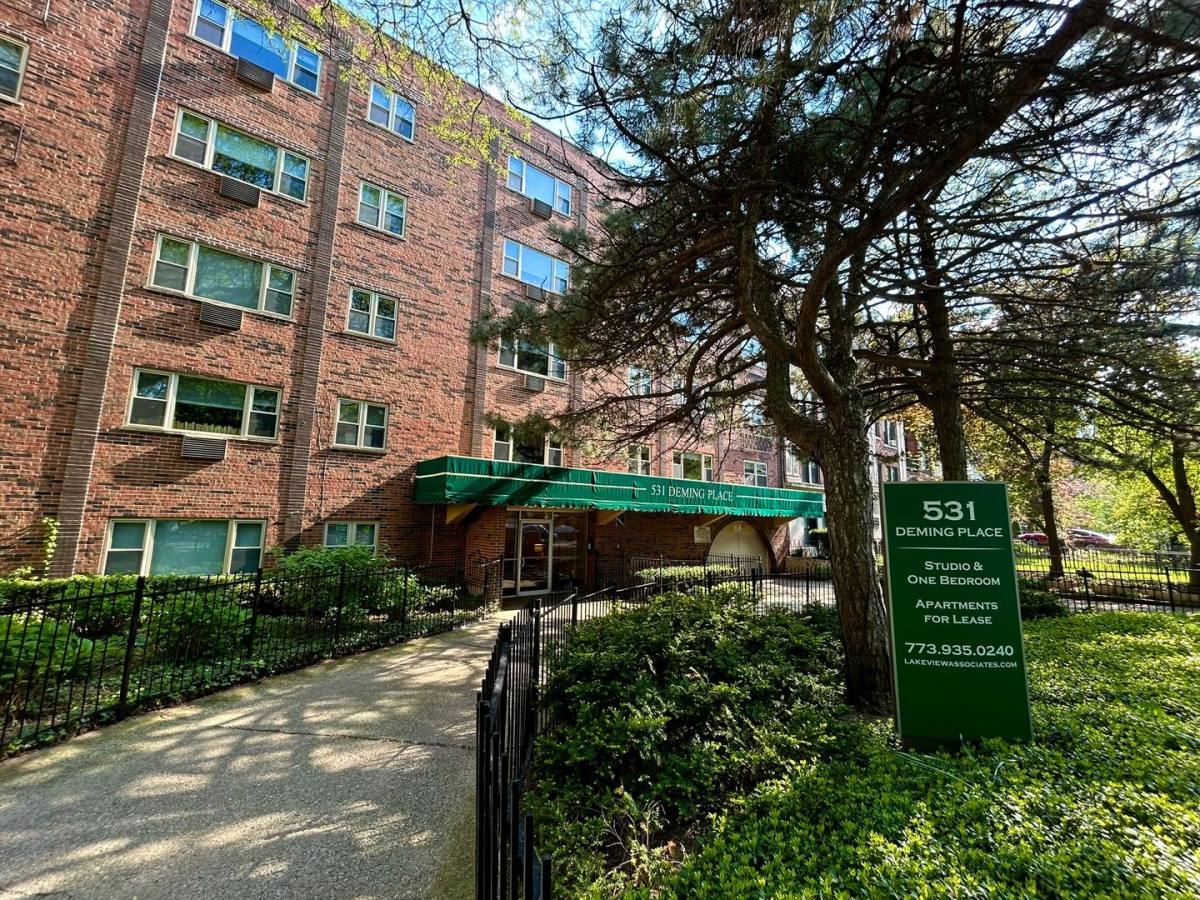 Apartment for rent at 531 W Deming, Chicago, IL 60614