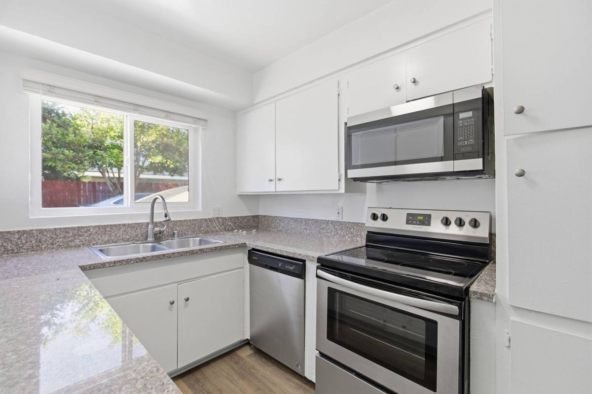 Apartment for rent at 6652 Darby Ave, Reseda, CA 91335