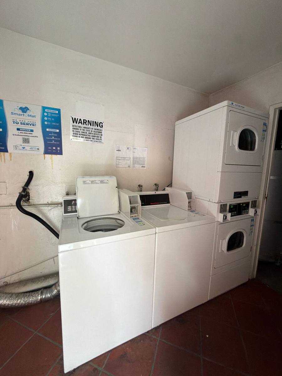 Apartment for rent at 6652 Darby Ave, Reseda, CA 91335