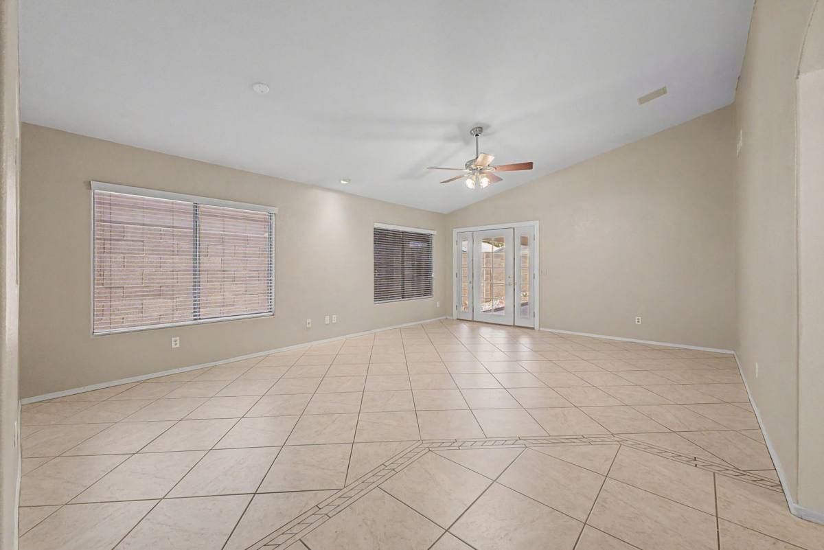 House for rent at 6602 W Desert Hollow Dr, Phoenix, AZ 85083