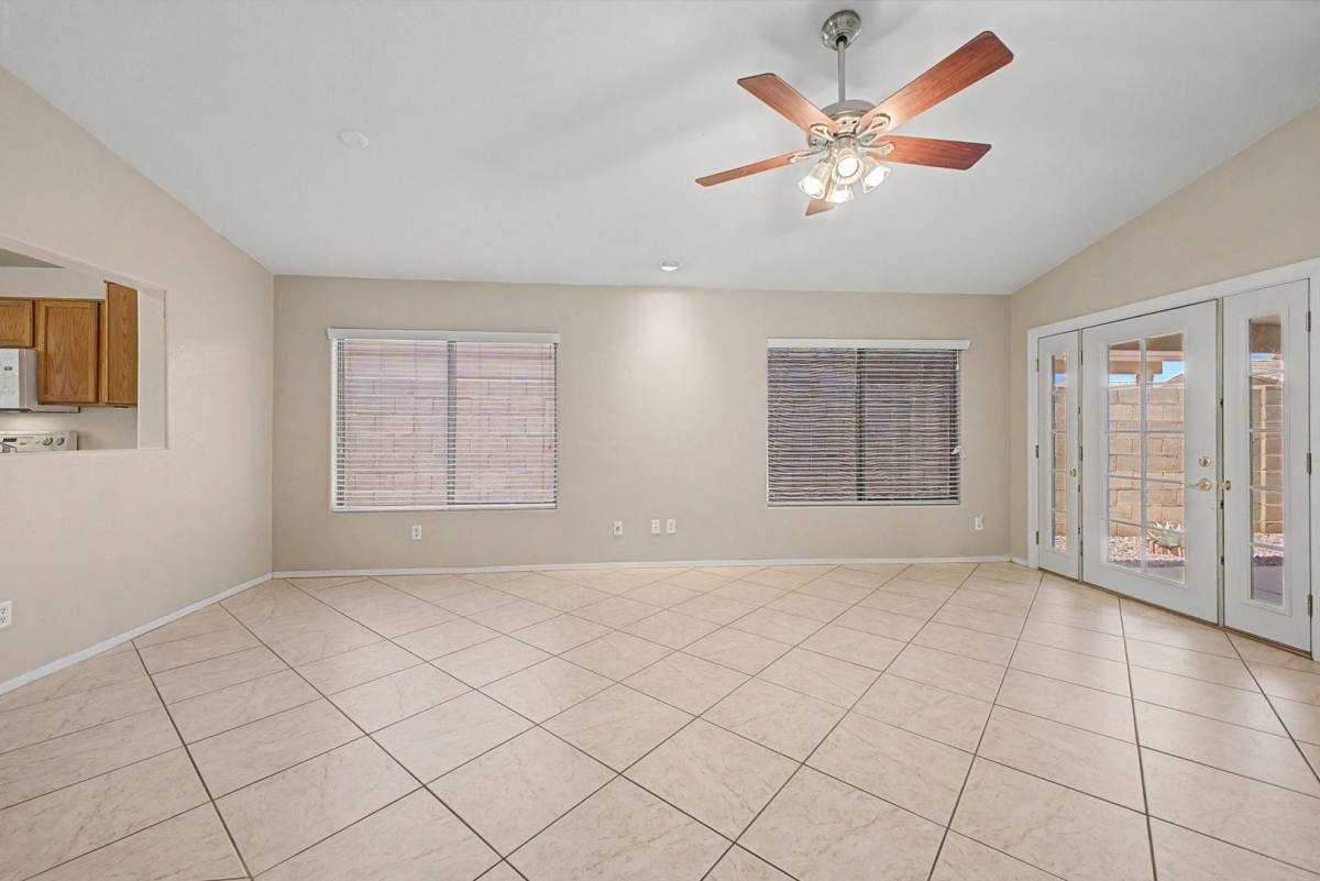 House for rent at 6602 W Desert Hollow Dr, Phoenix, AZ 85083