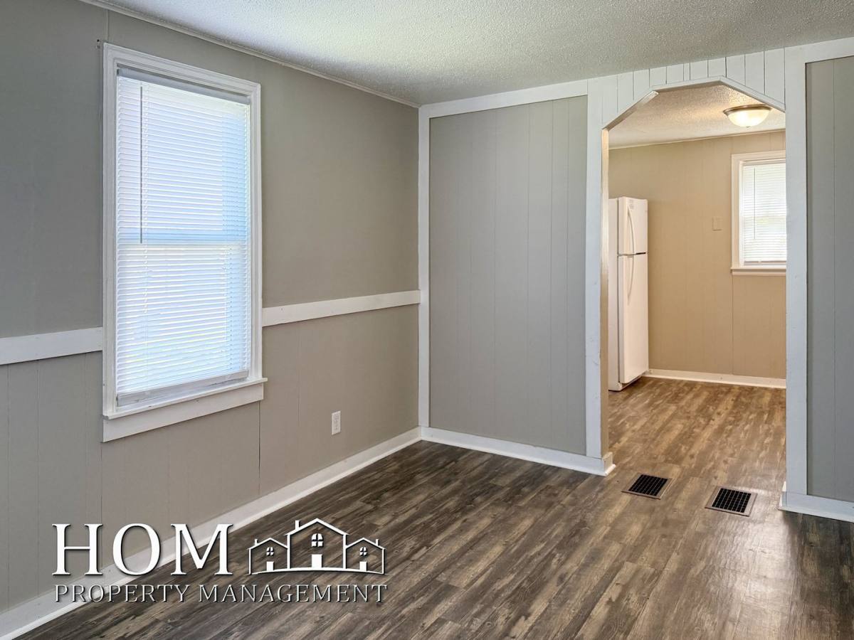 House for rent at 1611 5th Ave, Mankato, MN 56001