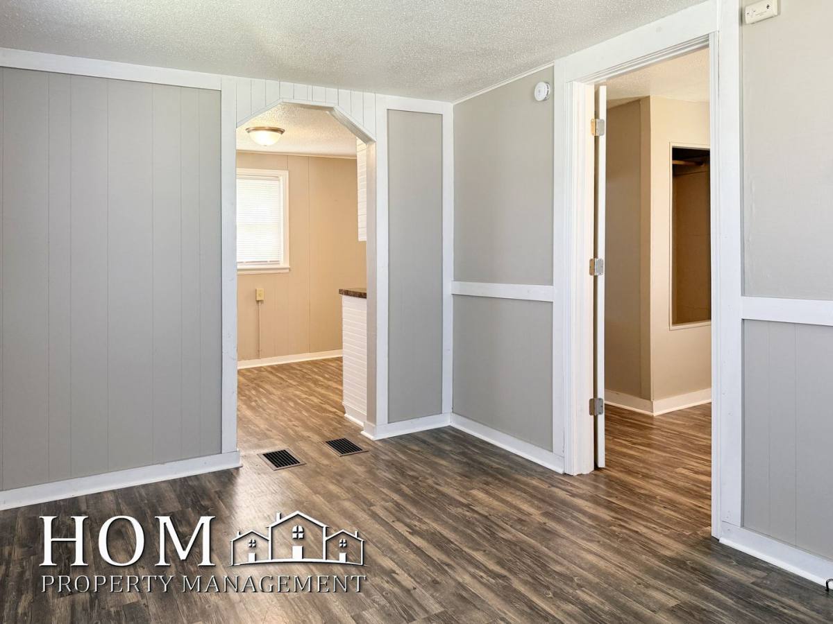 House for rent at 1611 5th Ave, Mankato, MN 56001