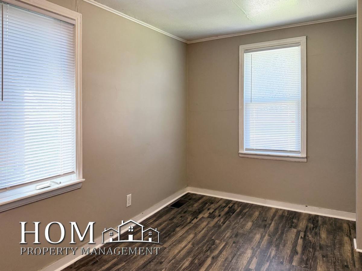 House for rent at 1611 5th Ave, Mankato, MN 56001