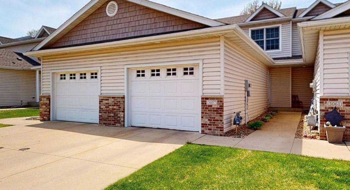 Townhouse for rent at 3057 Venice Lane NW, Rochester, MN 55901