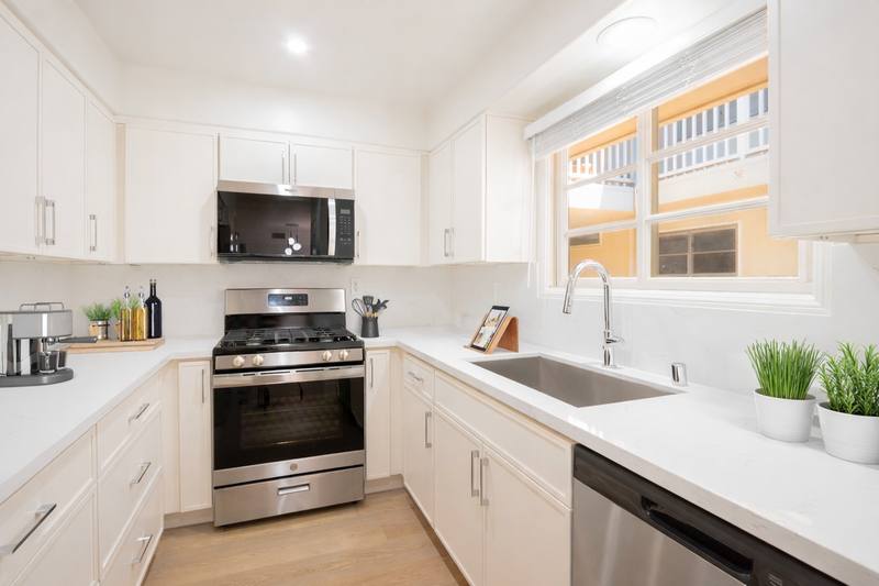 Apartment for rent at 1134 26th St #6, Santa Monica, CA 90403