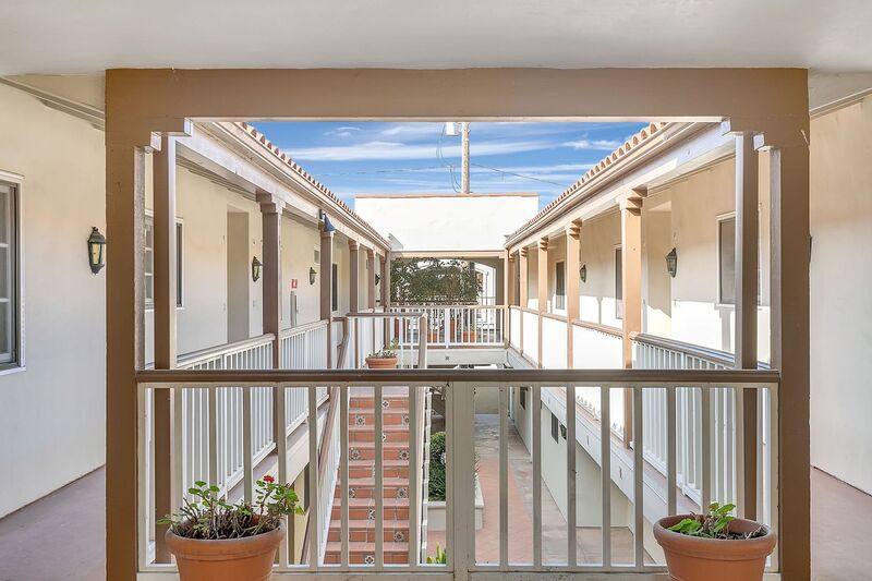 Apartment for rent at 1134 26th St #6, Santa Monica, CA 90403