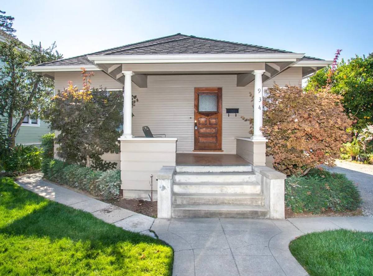 House for rent at 934 Ramona St #1, Palo Alto, CA 94301