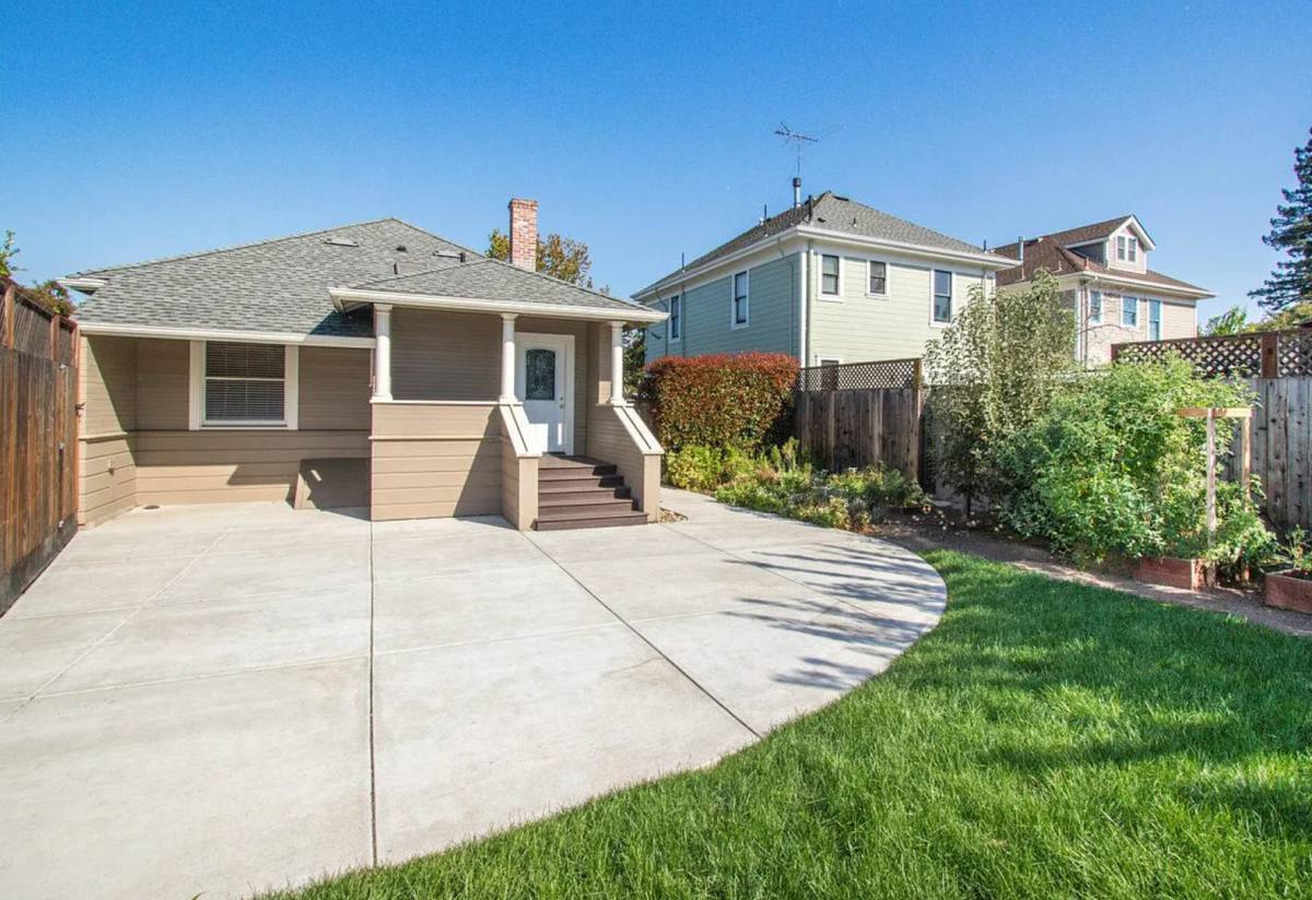 House for rent at 934 Ramona St #1, Palo Alto, CA 94301