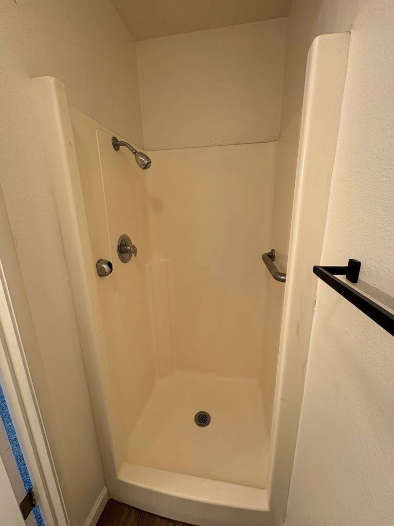 House for rent at 1927 S Julieann Court, Visalia, CA 93277
