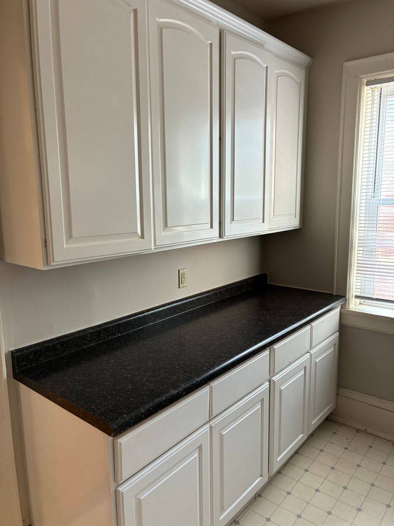 Townhouse for rent at 2118 Dupont Ave S, Minneapolis, MN 55405