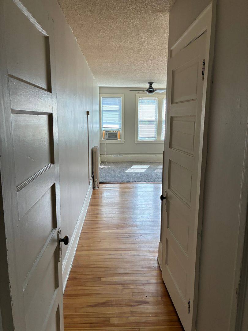 Townhouse for rent at 2118 Dupont Ave S, Minneapolis, MN 55405
