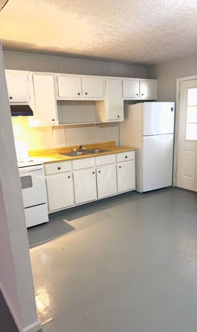 Apartment for rent at 96 S 1st Ave, McRae Helena, GA 31055