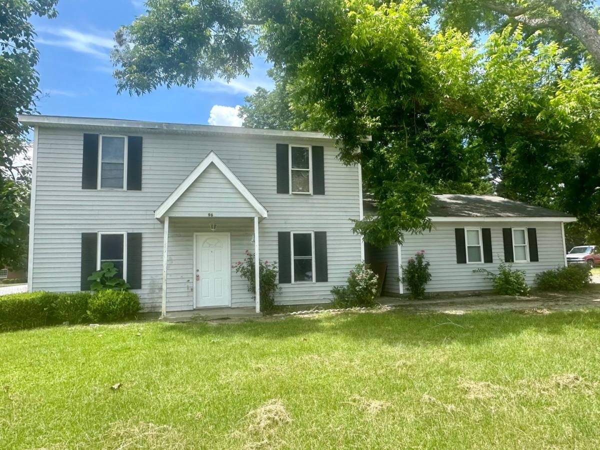 Apartment for rent at 96 S 1st Ave, McRae Helena, GA 31055