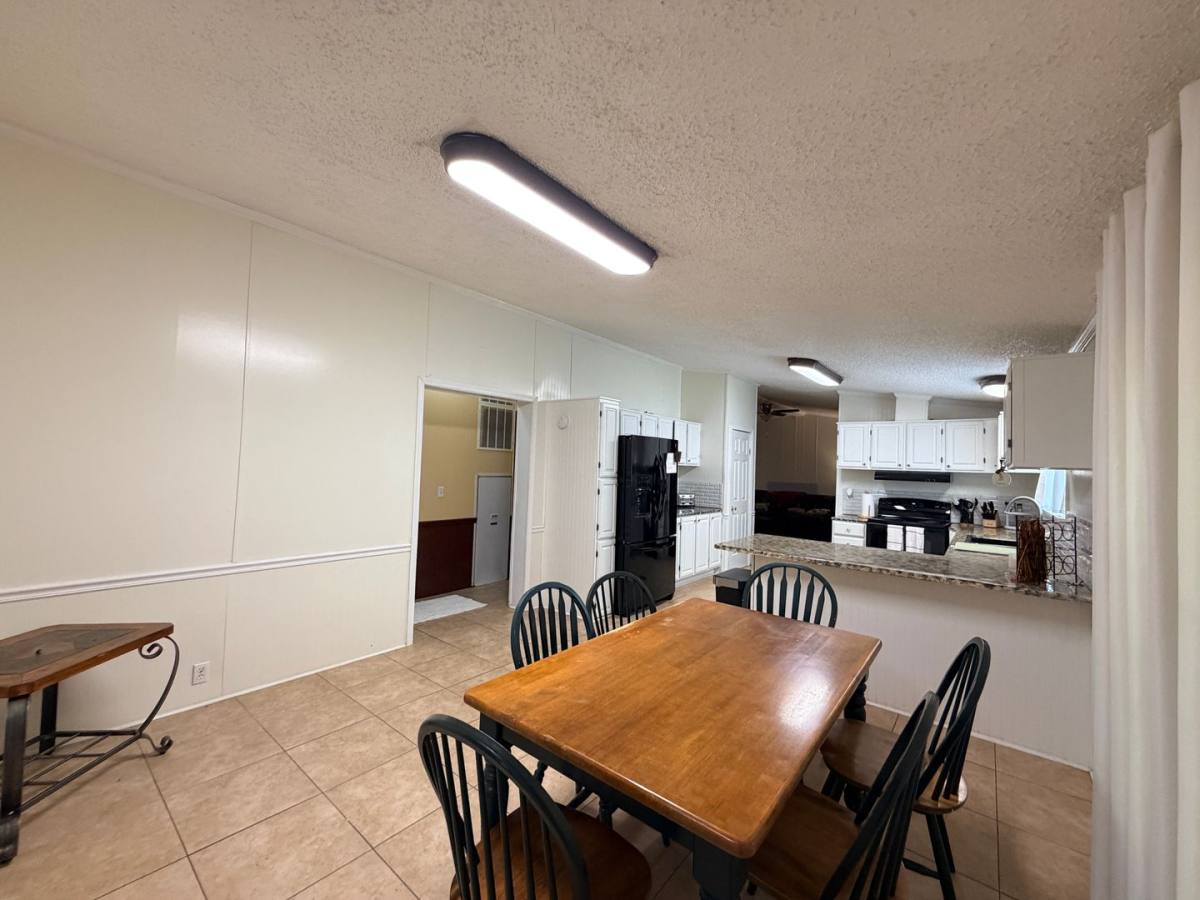 House for rent at 7810 W Lakeshore, Shreveport, LA 71107