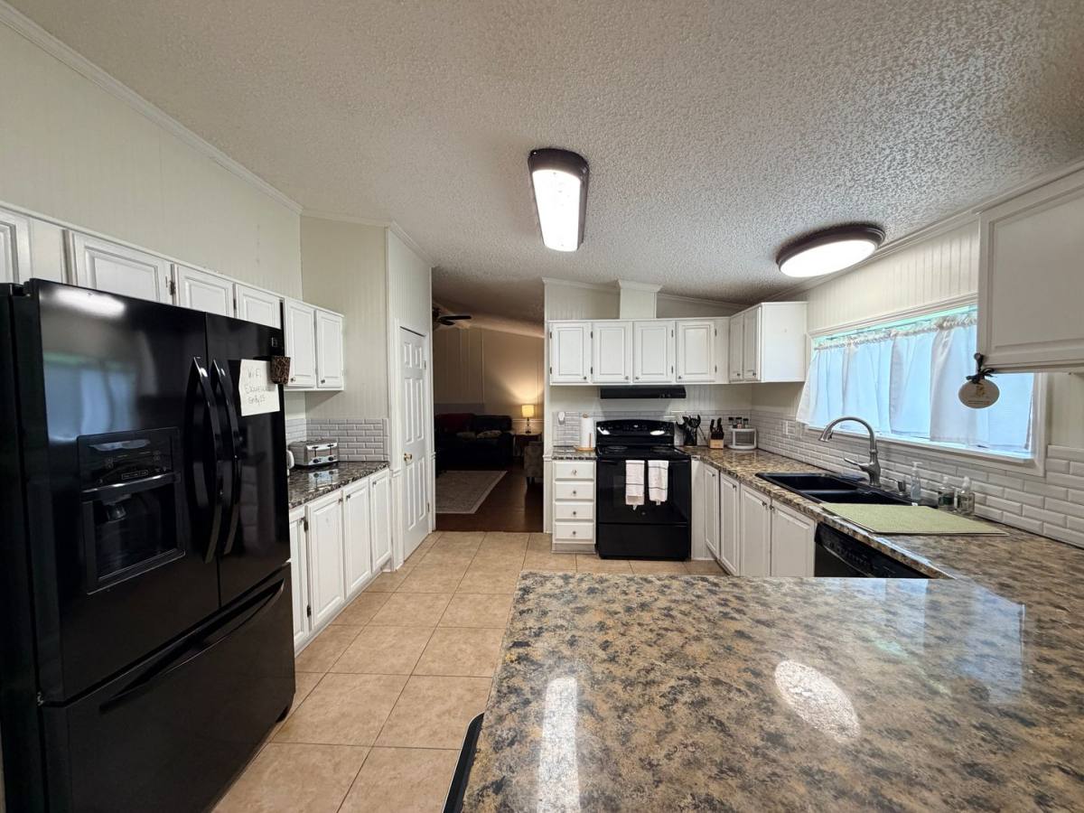 House for rent at 7810 W Lakeshore, Shreveport, LA 71107