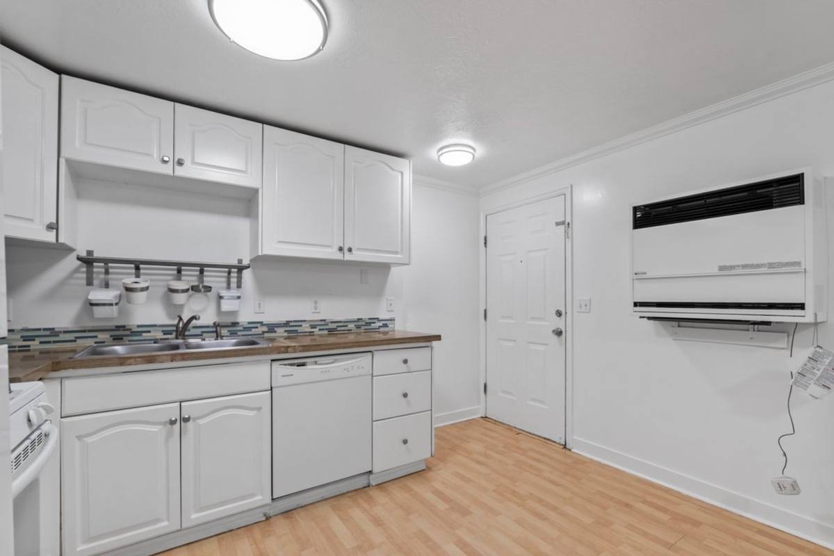 Townhouse for rent at 1076 Canyon Rd, Ogden, UT 84404