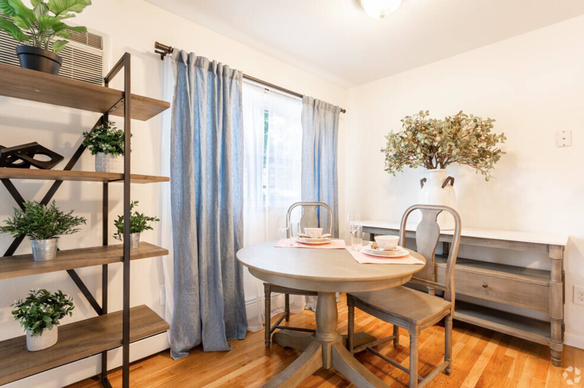 Apartment for rent at 11-21 Midland Ave, Wallington, NJ 07057