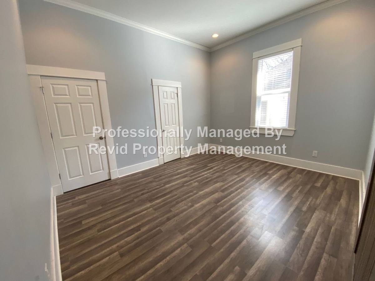 Apartment for rent at 2008 Courtland, Memphis, TN 38104