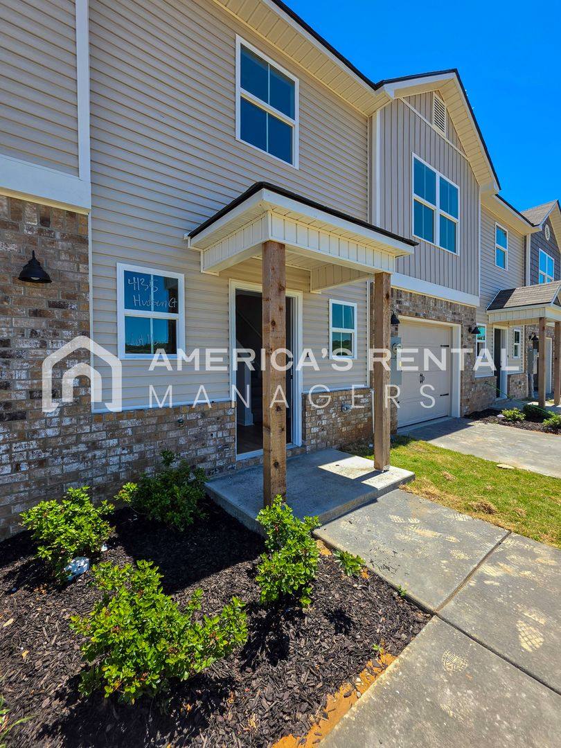 Townhouse for rent at 4135 Hudson Court, Decatur, AL 35603