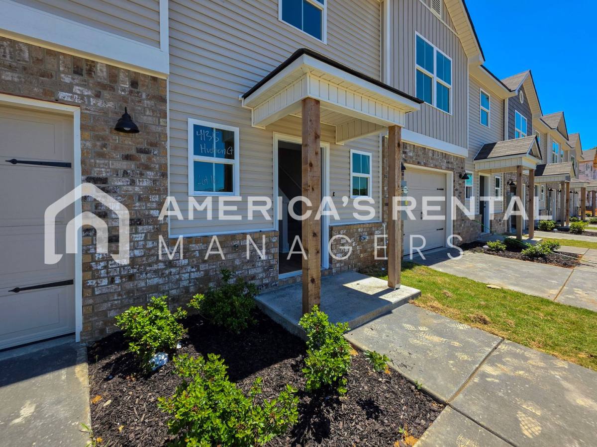 Townhouse for rent at 4135 Hudson Court, Decatur, AL 35603