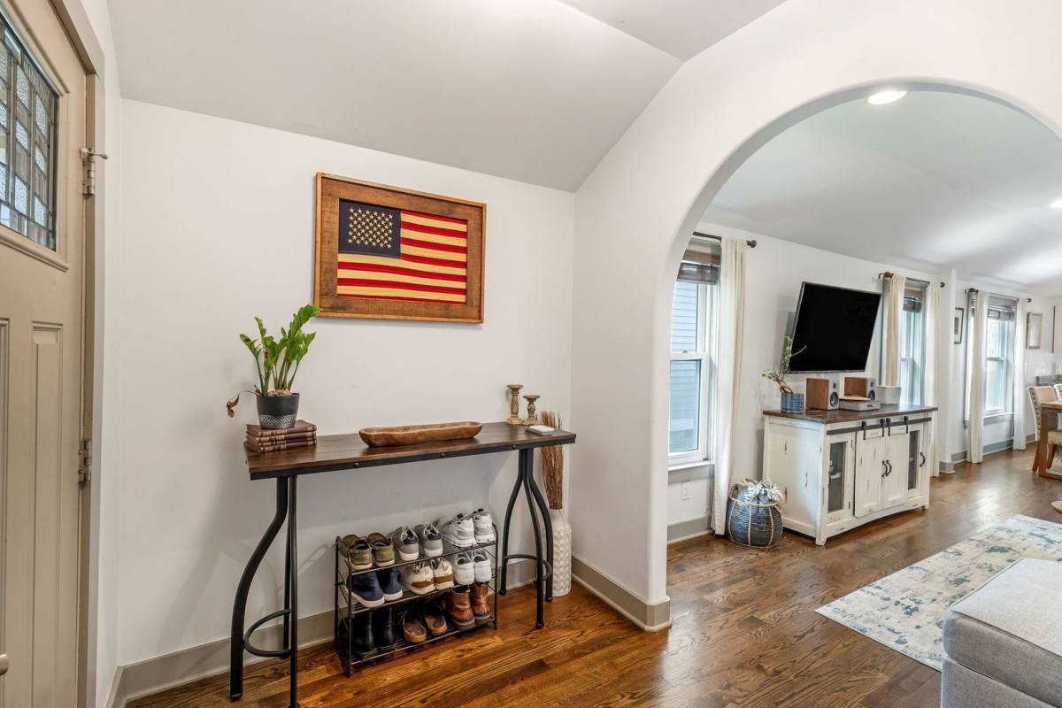 House for rent at 1018 N 6th St, Nashville, TN 37207