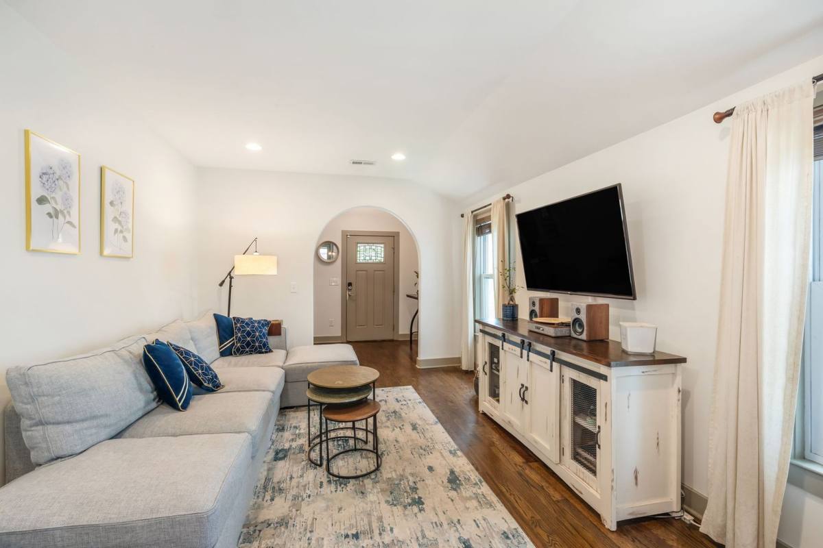 House for rent at 1018 N 6th St, Nashville, TN 37207